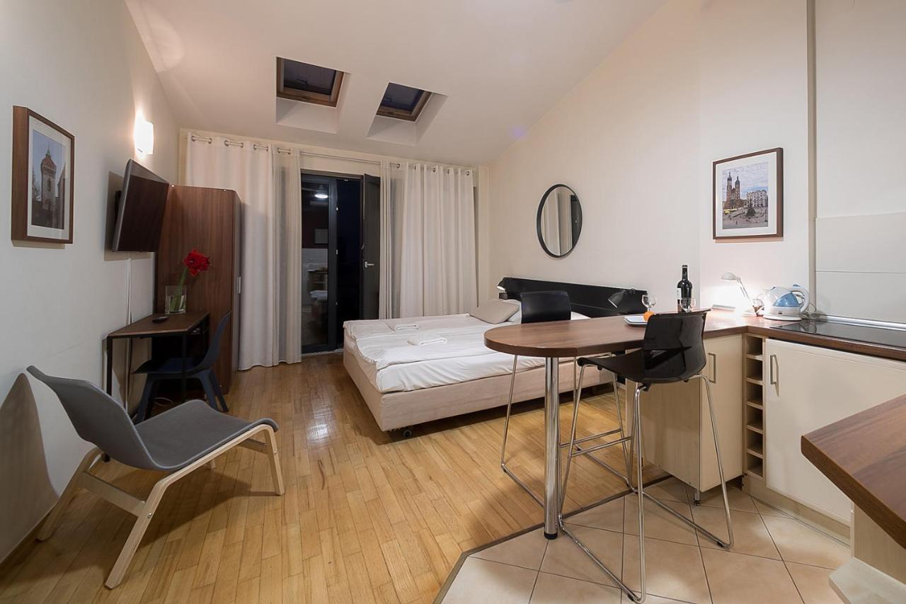 Main Square Studio With Terrace & Air Condition Краків Екстер'єр фото