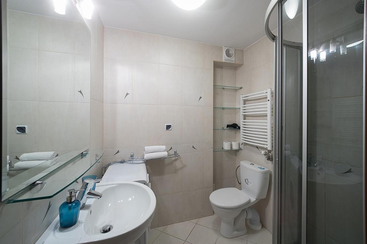 Main Square Studio With Terrace & Air Condition Краків Екстер'єр фото