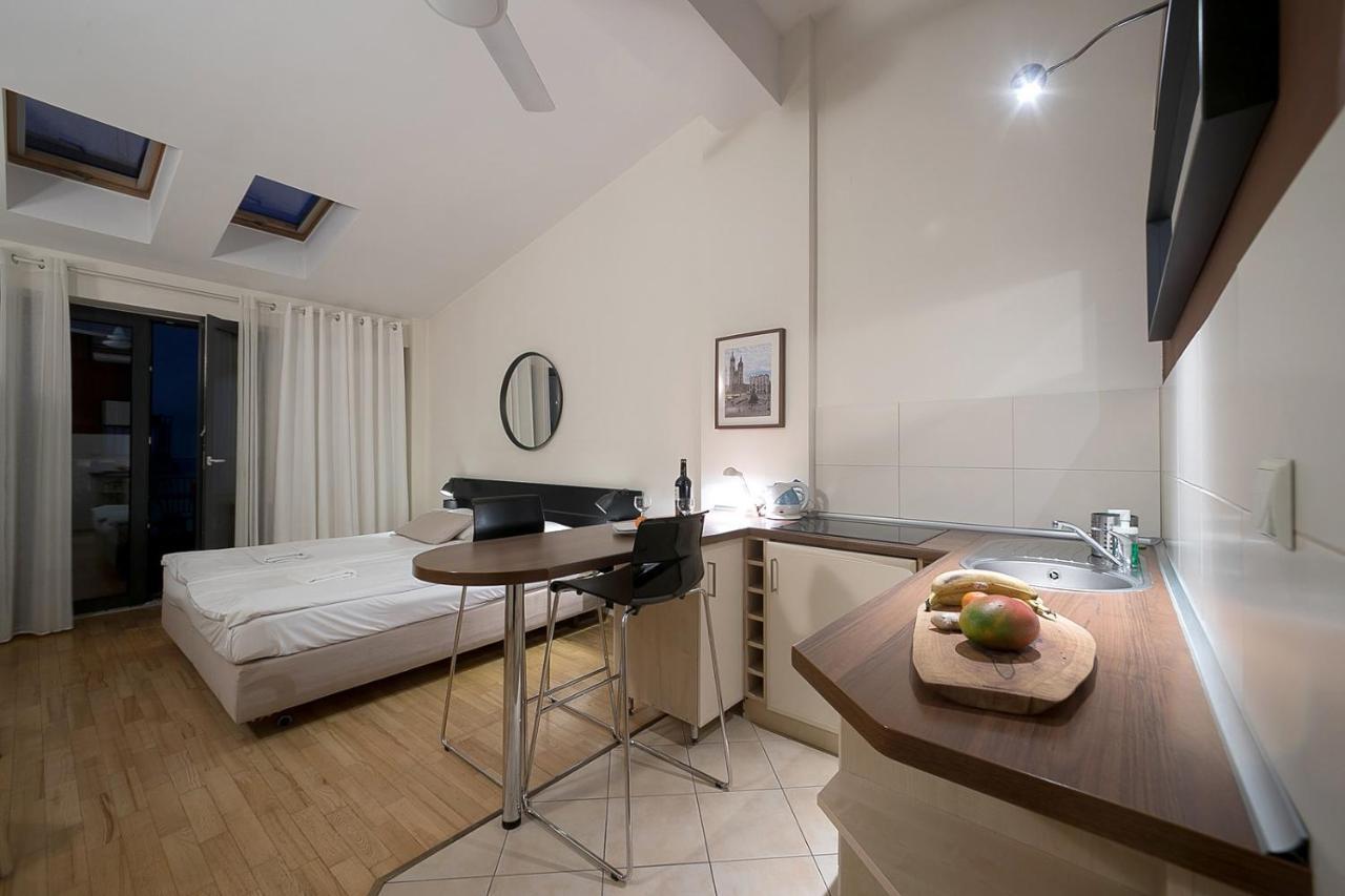 Main Square Studio With Terrace & Air Condition Краків Екстер'єр фото